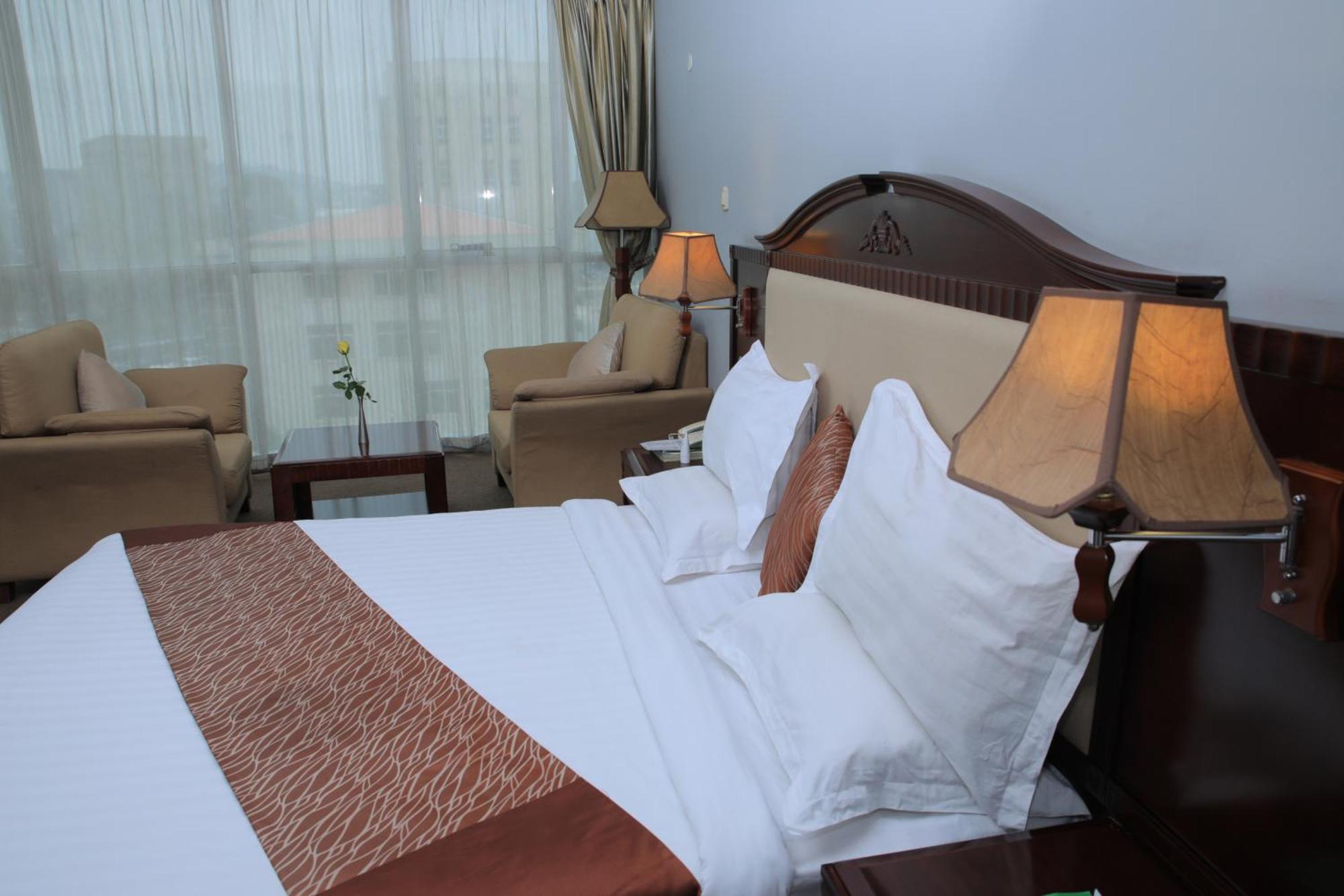 Debredamo Hotel Addis Ababa Exterior photo